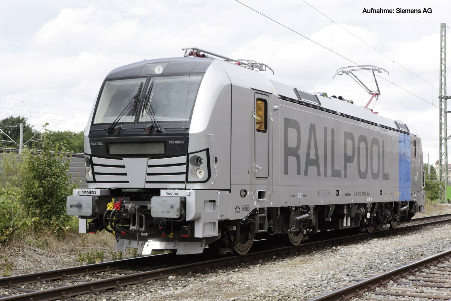 Siemens Vectron with a Railpool skin