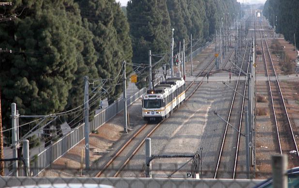 View of the Metro Blue Line form the Metro Green Line Platform