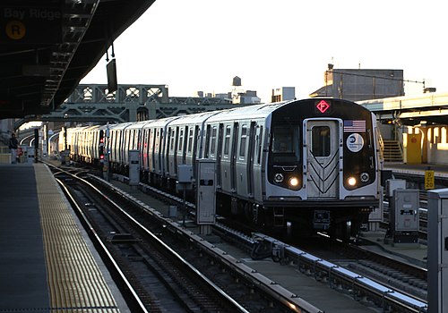 500px-MTA_NYC_Subway_F-express_train_at_Fourth_Ave.jpg
